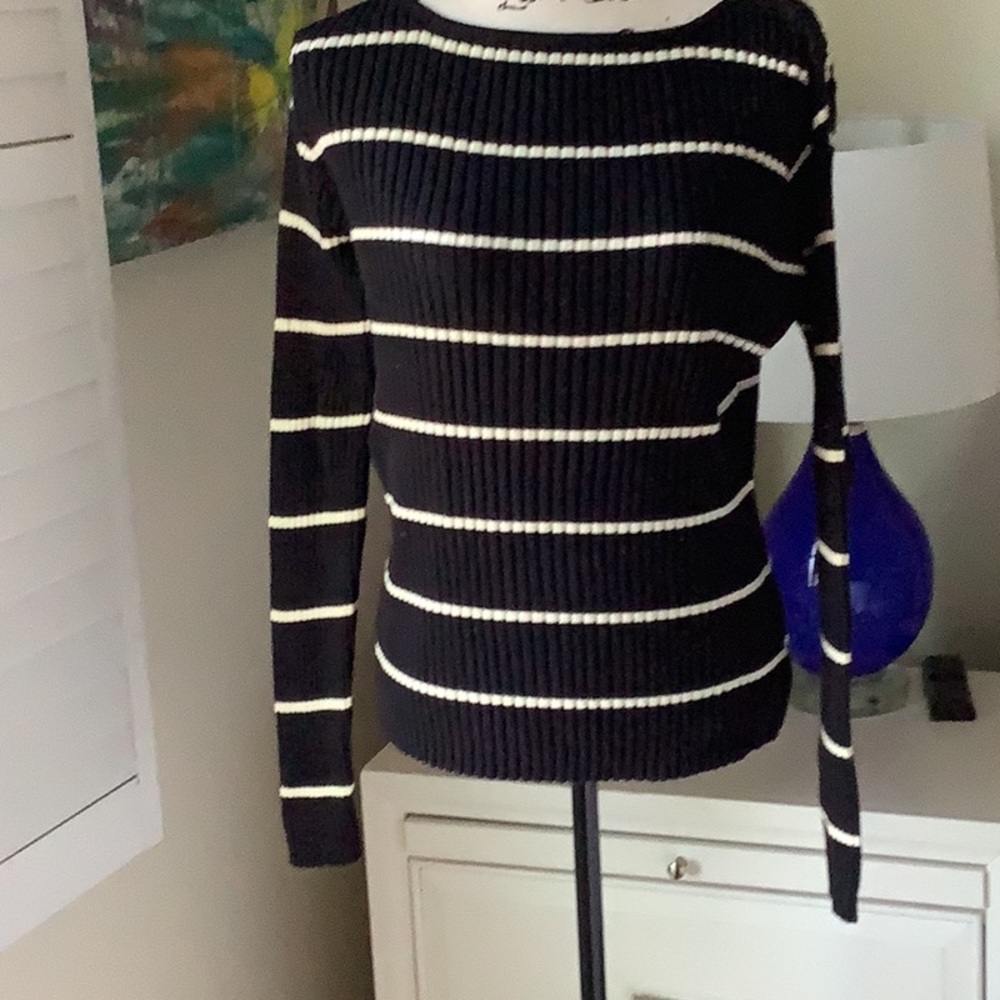 Ann Taylor black and white ribbed sweater euc